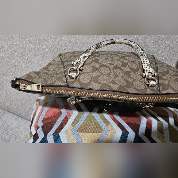 Coach Handbag Crossbody - Picture 3 of 6